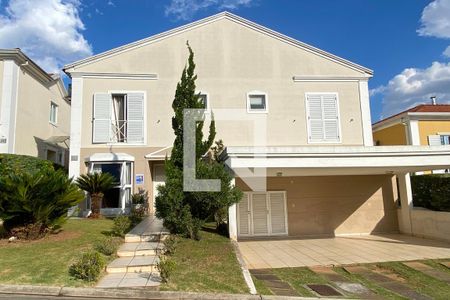 Casa de condomínio à venda com 320m², 4 quartos e 3 vagasFachada