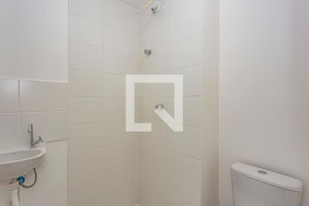 Banheiro de kitnet/studio para alugar com 1 quarto, 17m² em Vila Moraes, São Paulo
