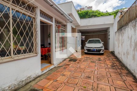Casa à venda com 284m², 5 quartos e 3 vagas Casa à venda com 284m², 5 quartos e 3 vagasGaragem