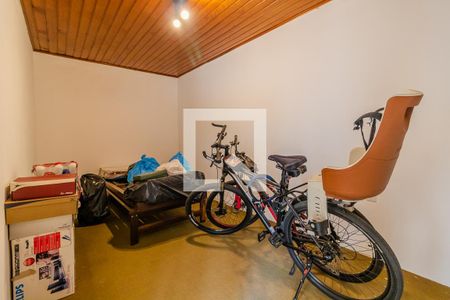 Casa à venda com 284m², 5 quartos e 3 vagas Casa à venda com 284m², 5 quartos e 3 vagasQuarto 3