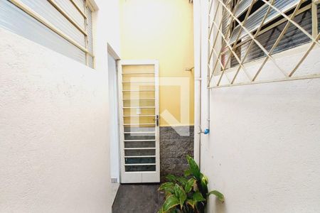 Casa à venda com 166m², 4 quartos e 4 vagasCorredor 