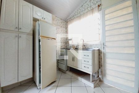 Casa à venda com 166m², 4 quartos e 4 vagasCozinha 