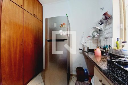 Casa à venda com 166m², 4 quartos e 4 vagasCozinha 