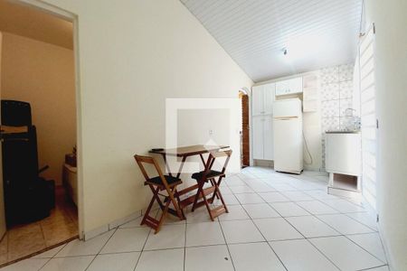Casa à venda com 166m², 4 quartos e 4 vagasSala 