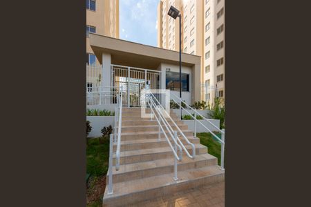 Apartamento para alugar com 32m², 2 quartos e sem vagaEntrada - escadas