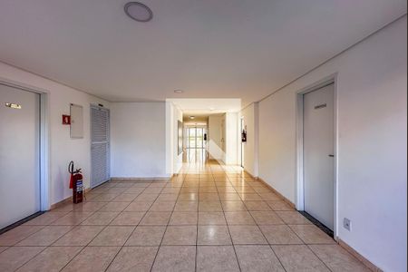 Apartamento para alugar com 55m², 2 quartos e 1 vaga Apartamento para alugar com 55m², 2 quartos e 1 vagaHall de entrada