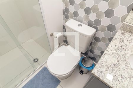 Banheiro de kitnet/studio para alugar com 1 quarto, 22m² em República, São Paulo