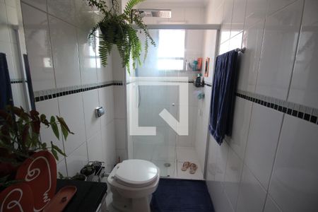 Banheiro de apartamento para alugar com 2 quartos, 60m² em Vila Paulicéia, São Paulo