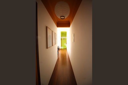 Corredor de apartamento para alugar com 2 quartos, 60m² em Vila Paulicéia, São Paulo