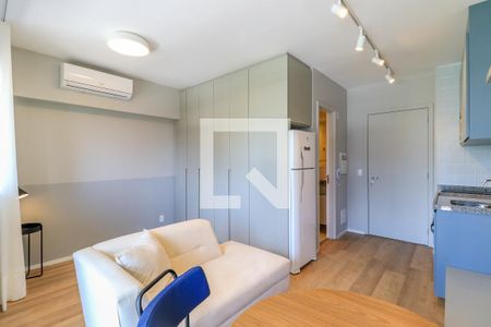 Sala/Quarto de apartamento à venda com 1 quarto, 25m² em Campo Belo, São Paulo
