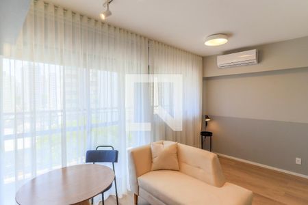 Sala/Quarto de apartamento à venda com 1 quarto, 25m² em Campo Belo, São Paulo