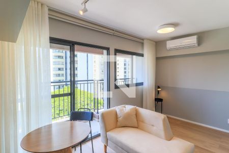 Sala/Quarto de apartamento à venda com 1 quarto, 25m² em Campo Belo, São Paulo
