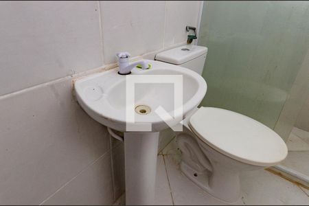 Banheiro de apartamento para alugar com 1 quarto, 50m² em Brotas, Salvador