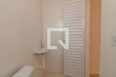 Banheiro de casa para alugar com 1 quarto, 50m² em Parque Cisper, São Paulo