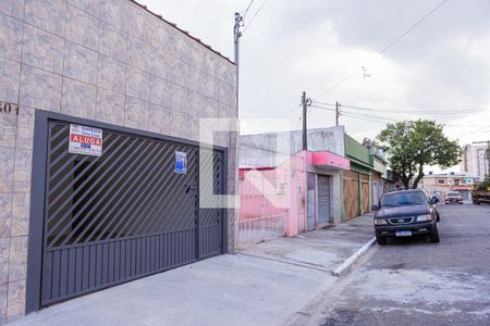 Casa para alugar com 37m², 1 quarto e 1 vaga Casa para alugar com 37m², 1 quarto e 1 vagaFachada