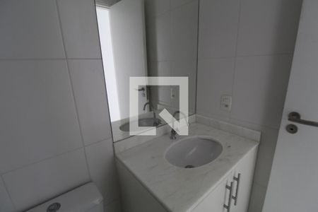 Banheiro do corredor de apartamento para alugar com 2 quartos, 54m² em Anil, Rio de Janeiro