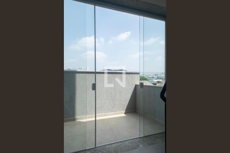 Apartamento à venda com 44m², 2 quartos e sem vaga Apartamento à venda com 44m², 2 quartos e sem vagaSacada andar