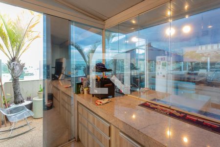 Apartamento à venda com 198m², 3 quartos e 3 vagasChurrasqueira