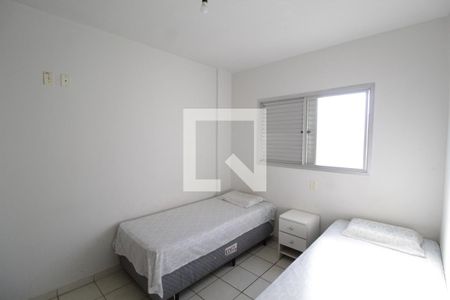 Quarto 1 de apartamento para alugar com 2 quartos, 50m² em Santa Mônica, Uberlândia