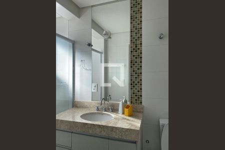 Apartamento à venda com 124m², 3 quartos e 2 vagas Apartamento à venda com 124m², 3 quartos e 2 vagasSuíte
