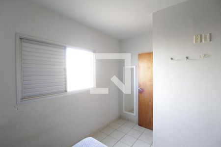 Quarto 2 de apartamento para alugar com 2 quartos, 58m² em Santa Mônica, Uberlândia
