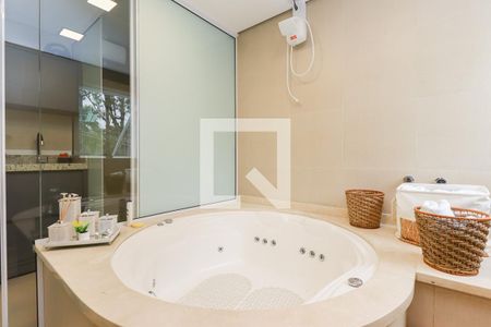 Banheiro/Banheira de kitnet/studio para alugar com 1 quarto, 16m² em Urbanova, São José dos Campos
