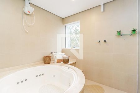 Banheiro/Banheira de kitnet/studio para alugar com 1 quarto, 16m² em Urbanova, São José dos Campos