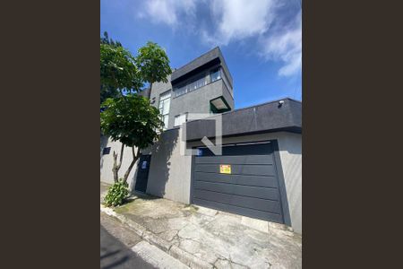 Casa à venda com 219m², 4 quartos e 2 vagasFachada