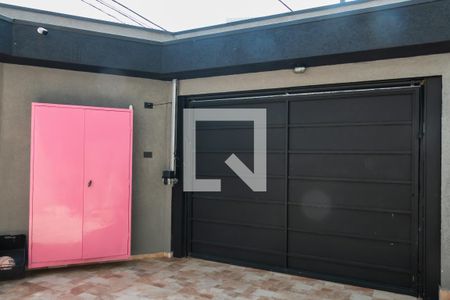 Casa à venda com 219m², 4 quartos e 2 vagasQuintal