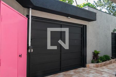 Casa à venda com 219m², 4 quartos e 2 vagasQuintal