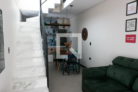 Casa à venda com 219m², 4 quartos e 2 vagasSala