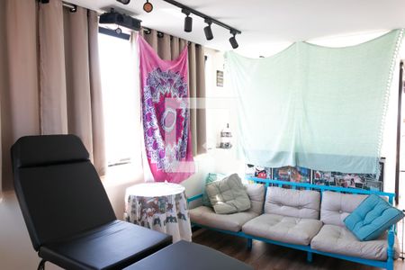 Casa à venda com 219m², 4 quartos e 2 vagasEscritório