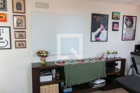 Casa à venda com 219m², 4 quartos e 2 vagasEscritório