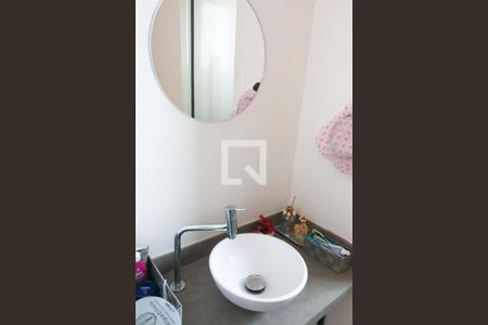 Casa à venda com 219m², 4 quartos e 2 vagasBanheiro da Suíte 2