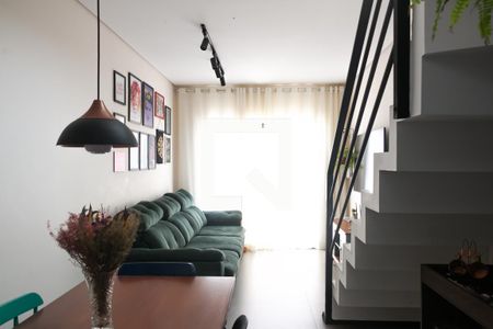 Casa à venda com 219m², 4 quartos e 2 vagasSala