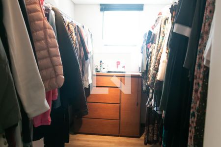 Casa à venda com 219m², 4 quartos e 2 vagasSuíte Master