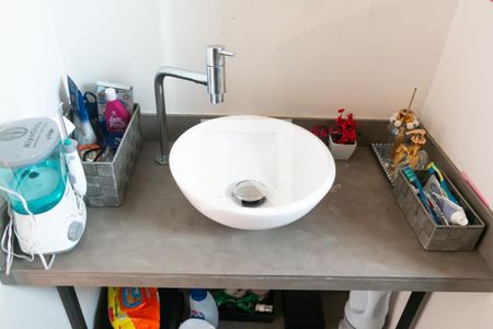 Casa à venda com 219m², 4 quartos e 2 vagasBanheiro da Suíte 2