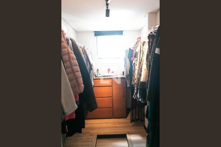 Casa à venda com 219m², 4 quartos e 2 vagasSuíte Master