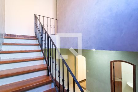 Casa à venda com 245m², 4 quartos e 2 vagas Casa à venda com 245m², 4 quartos e 2 vagasQuartos hall