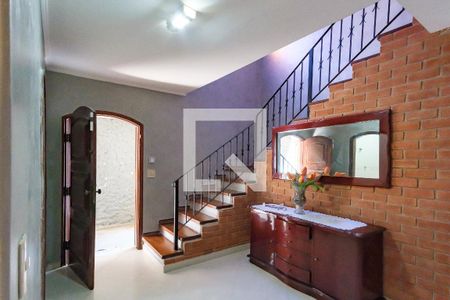 Hall de entrada de casa à venda com 4 quartos, 245m² em Guaiaúna, São Paulo