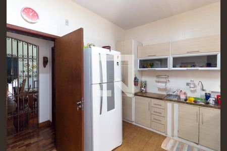 Casa à venda com 500m², 4 quartos e 2 vagasCozinha 