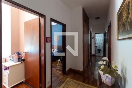 Casa à venda com 500m², 4 quartos e 2 vagasHall de Distribuição 