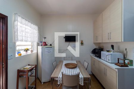 Casa à venda com 500m², 4 quartos e 2 vagasCozinha 