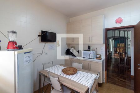 Casa à venda com 500m², 4 quartos e 2 vagasCozinha 