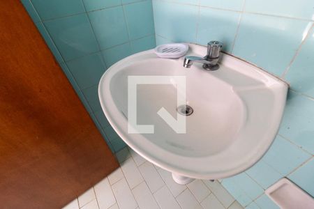 Casa à venda com 500m², 4 quartos e 2 vagasPia Banheiro de serviço