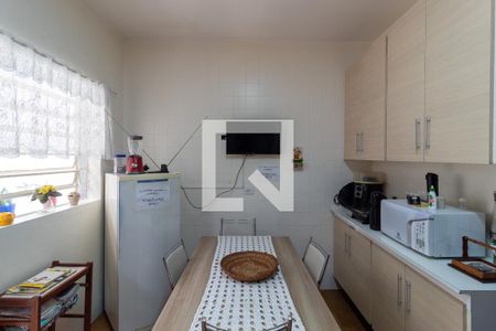 Casa à venda com 500m², 4 quartos e 2 vagasCozinha 