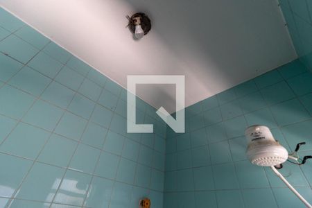 Casa à venda com 500m², 4 quartos e 2 vagasChuveiro Banheiro de serviço