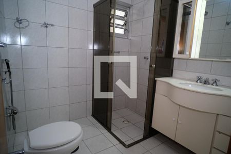 Banheiro de apartamento para alugar com 2 quartos, 74m² em Cerqueira César, São Paulo