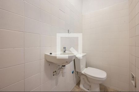 Casa para alugar com 180m², 2 quartos e 2 vagasBanheiro de serviço