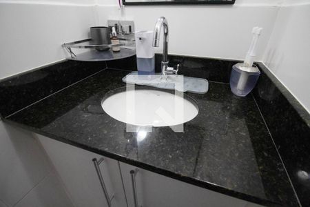 Apartamento à venda com 71m², 3 quartos e 1 vaga Apartamento à venda com 71m², 3 quartos e 1 vagaBanheiro